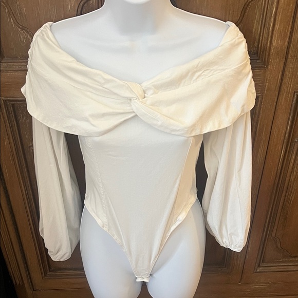 Skylar Rose Off-Shoulder White Bodysuit Size S - Picture 2 of 11
